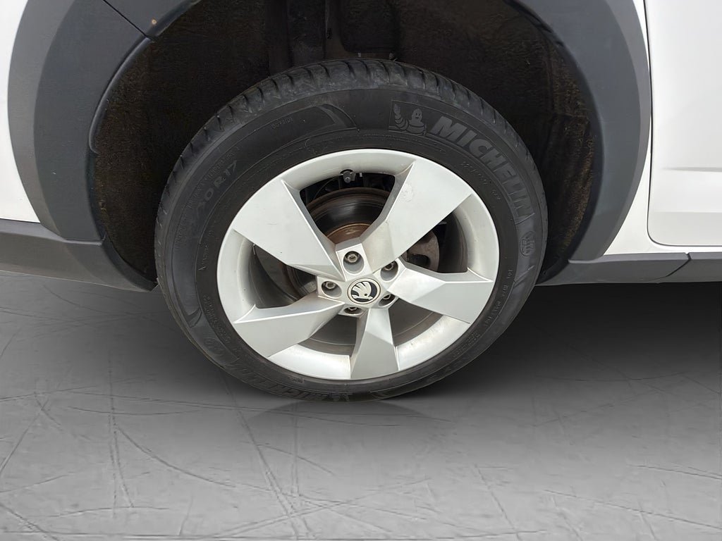 Vehicle Image 30