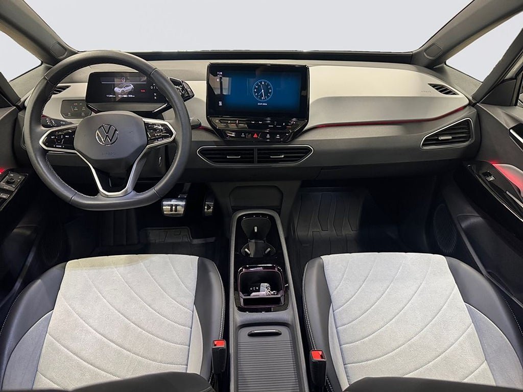 Vehicle Image 7