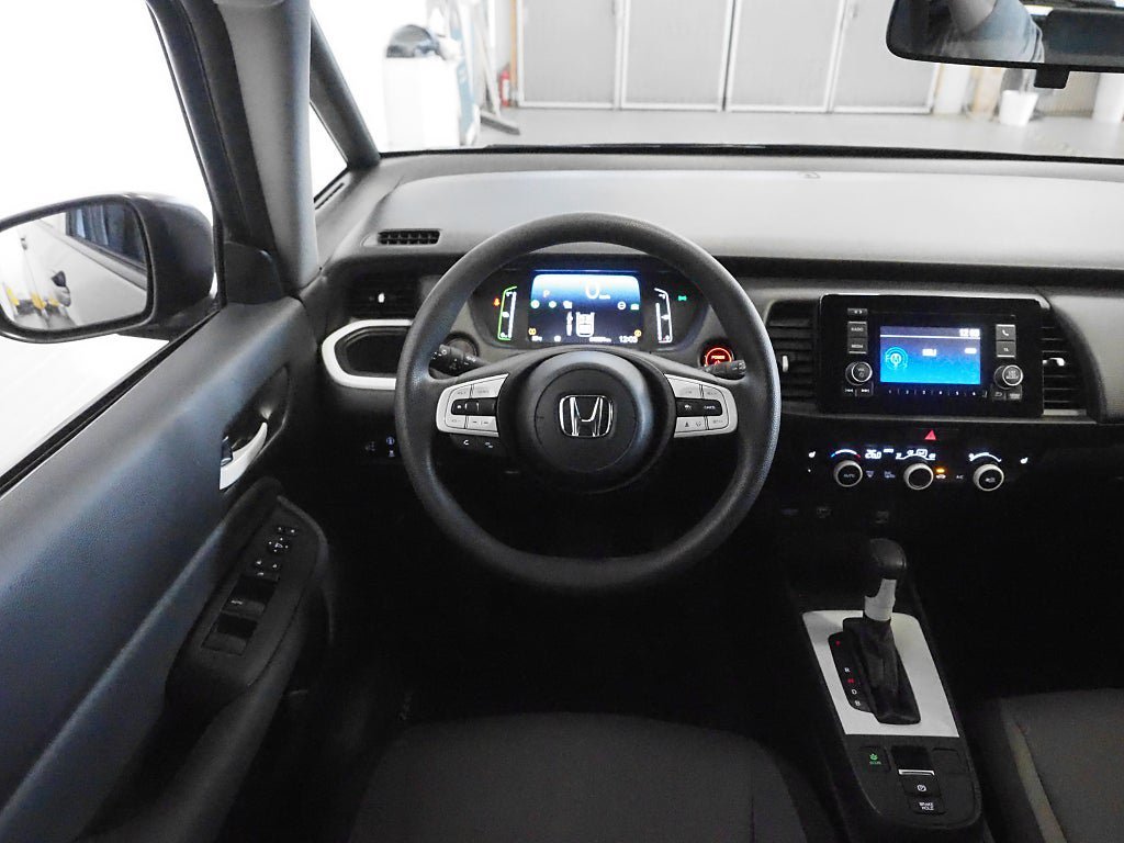 Vehicle Image 13