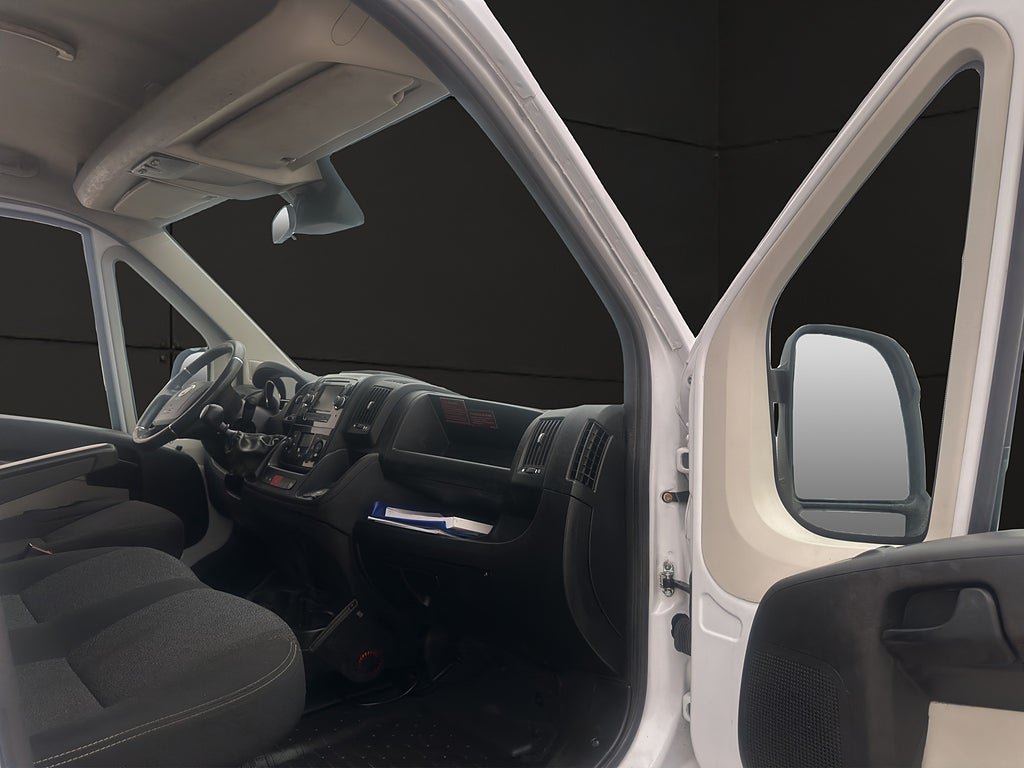 Vehicle Image 24