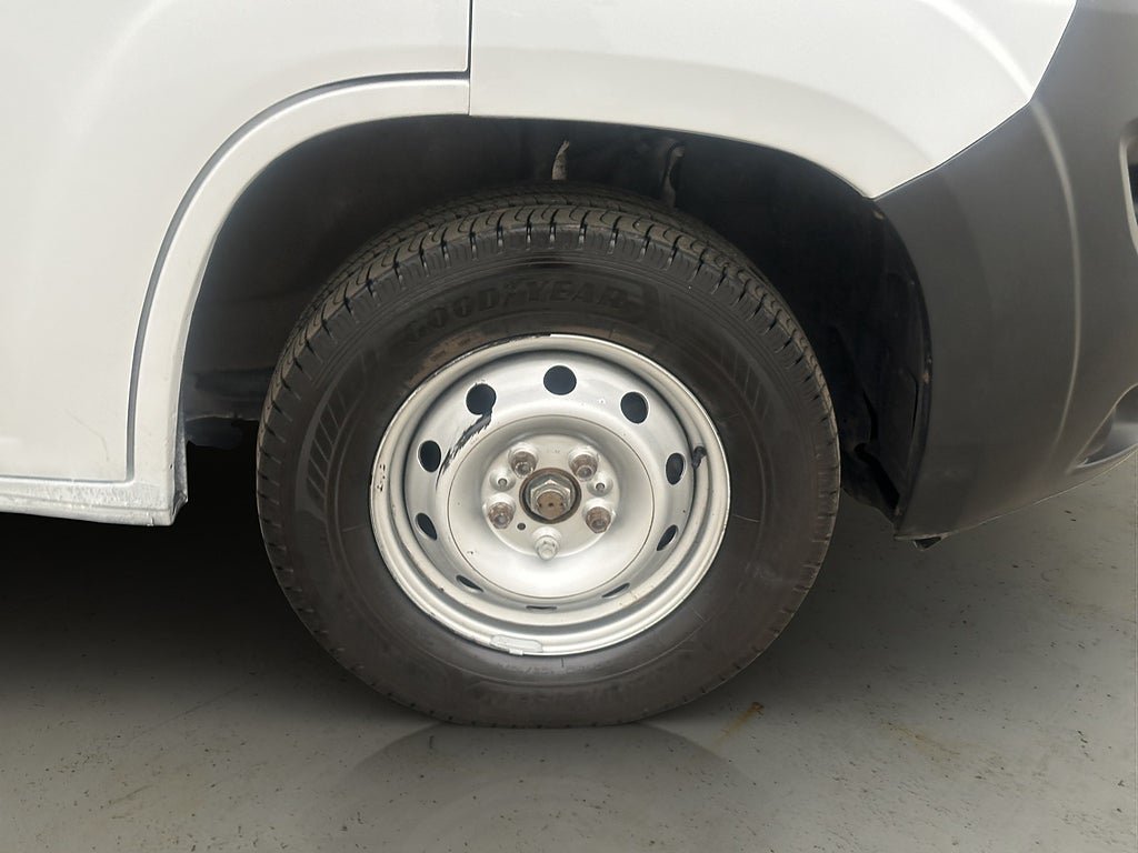 Vehicle Image 28