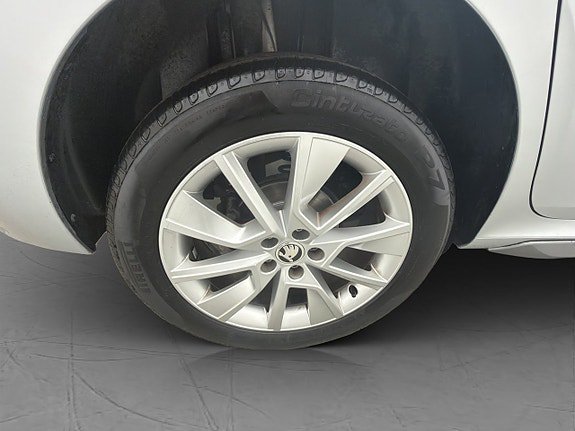 Vehicle Image 33