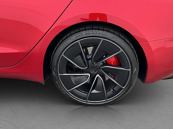Vehicle Image 32