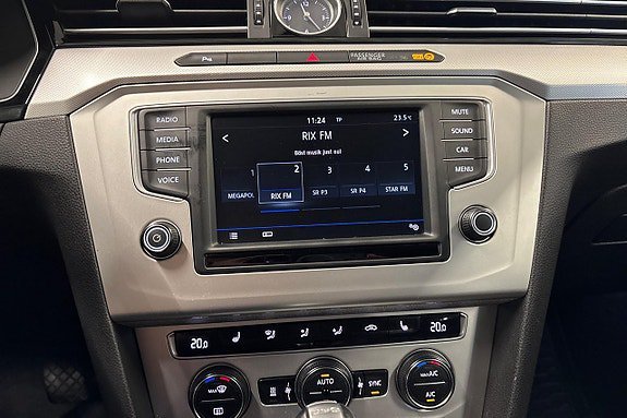 Vehicle Image 22