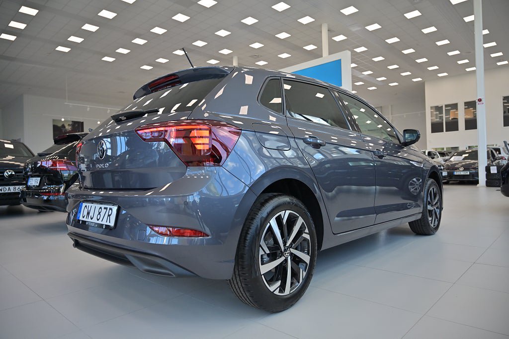 Vehicle Image 8