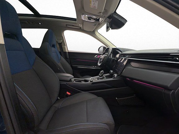 Vehicle Image 24