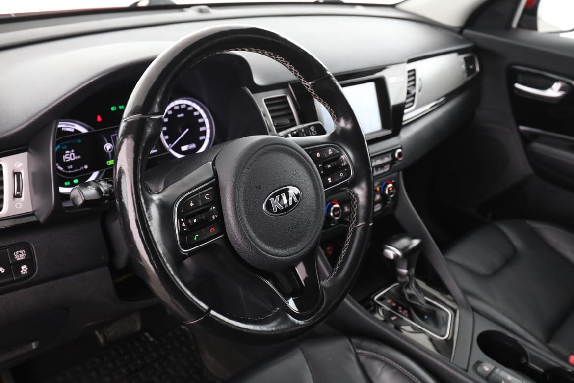 Vehicle Image 12