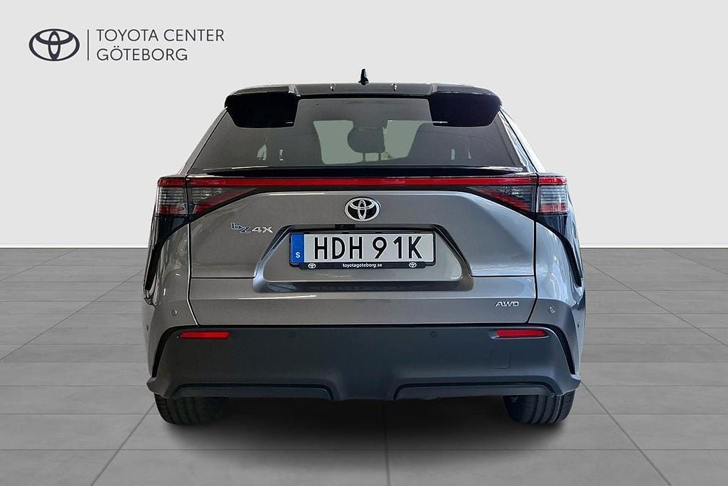 Vehicle Image 7