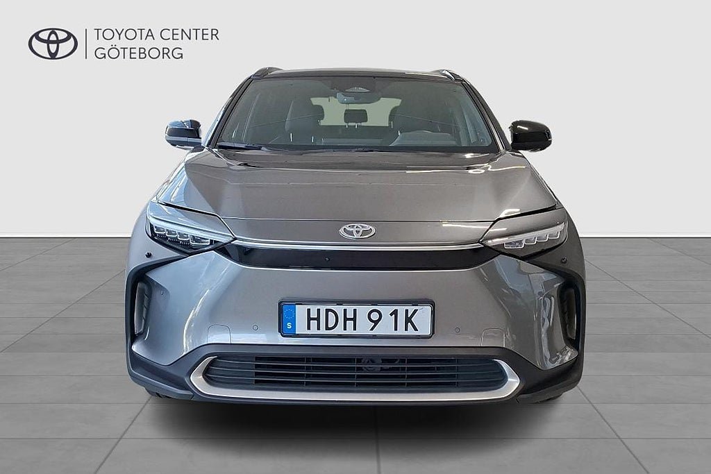 Vehicle Image 8