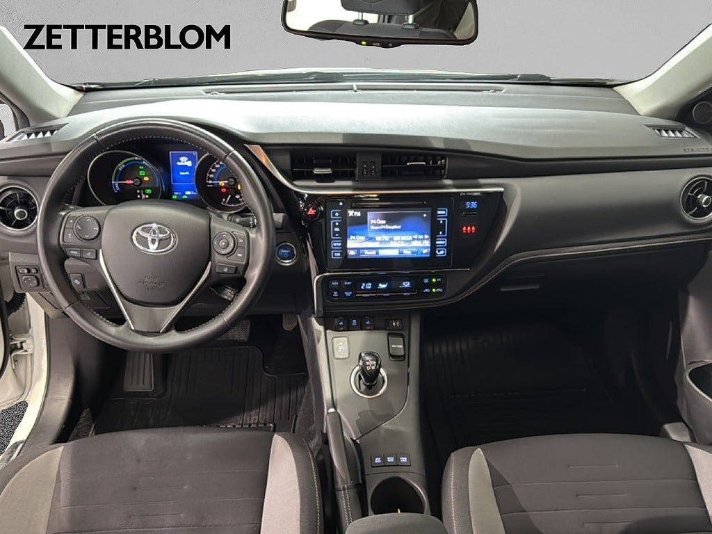 Vehicle Image 10