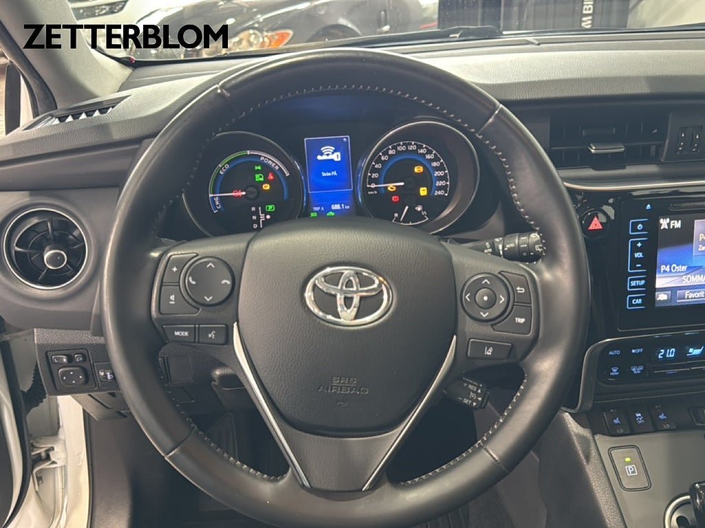 Vehicle Image 12