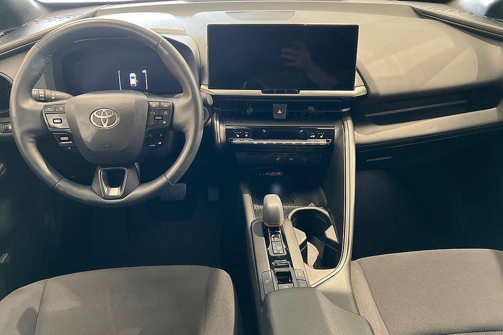 Vehicle Image 10