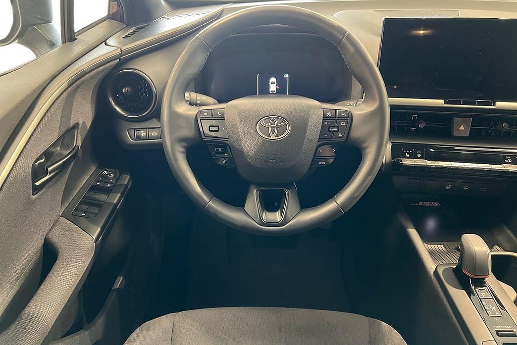 Vehicle Image 11
