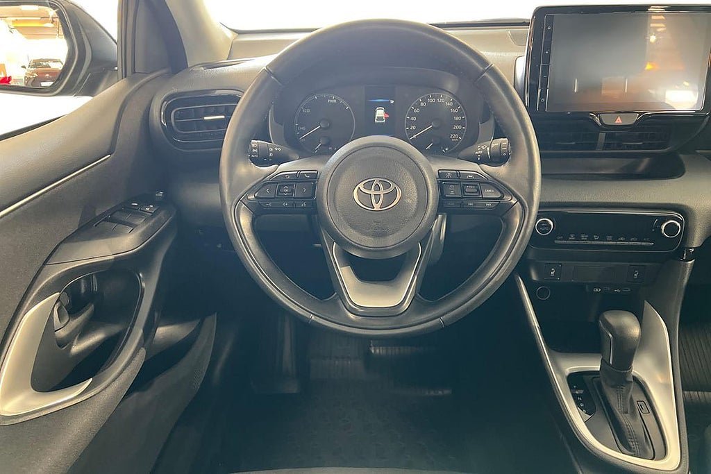 Vehicle Image 11