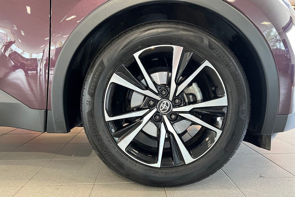Vehicle Image 17