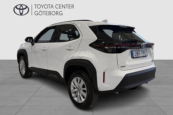 Vehicle Image 4