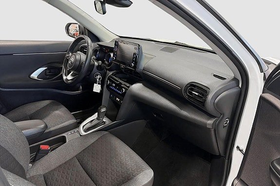 Vehicle Image 9