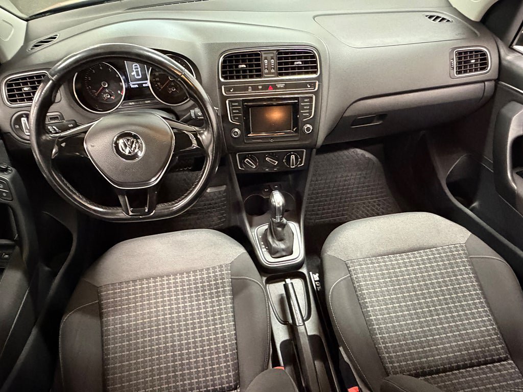 Vehicle Image 11