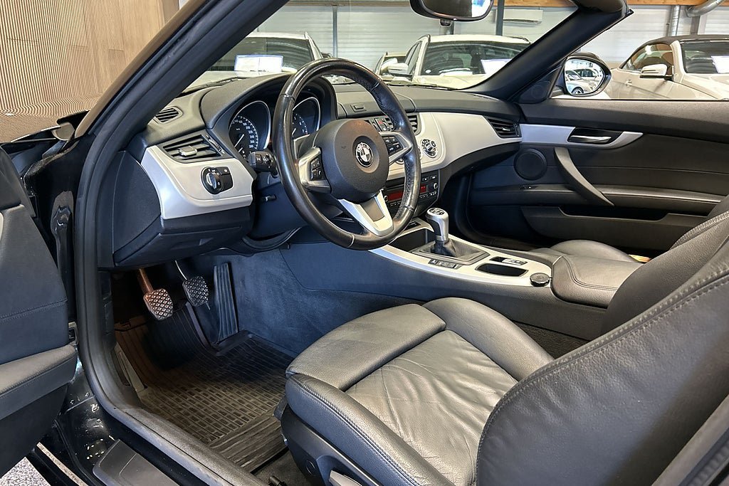 Vehicle Image 7
