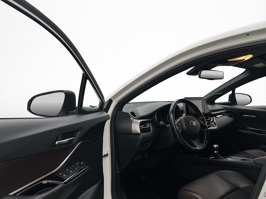 Vehicle Image 8