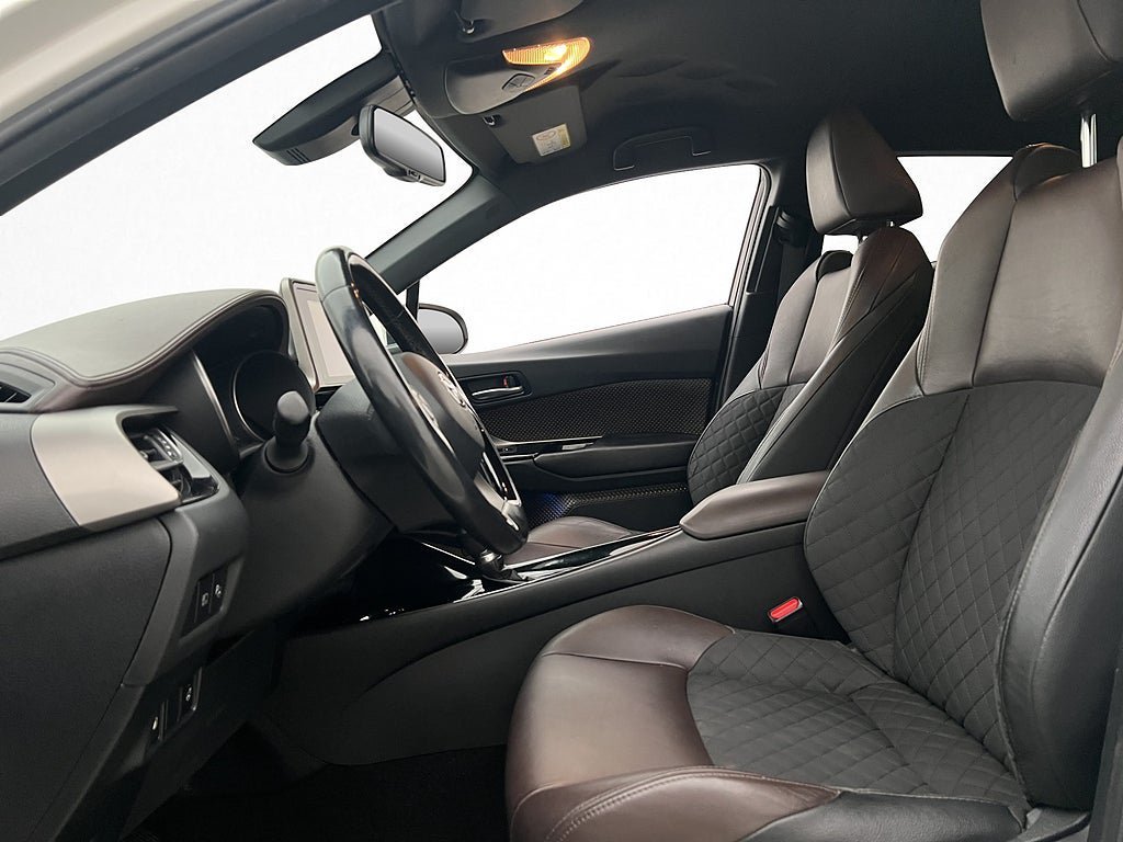 Vehicle Image 9