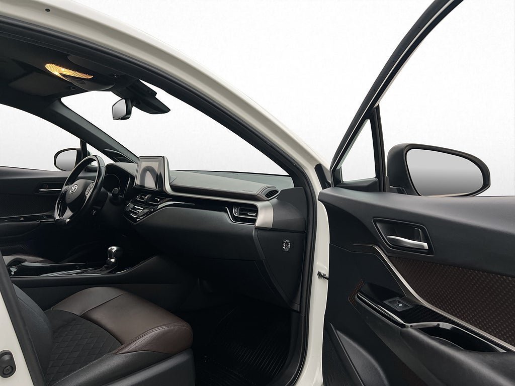 Vehicle Image 12