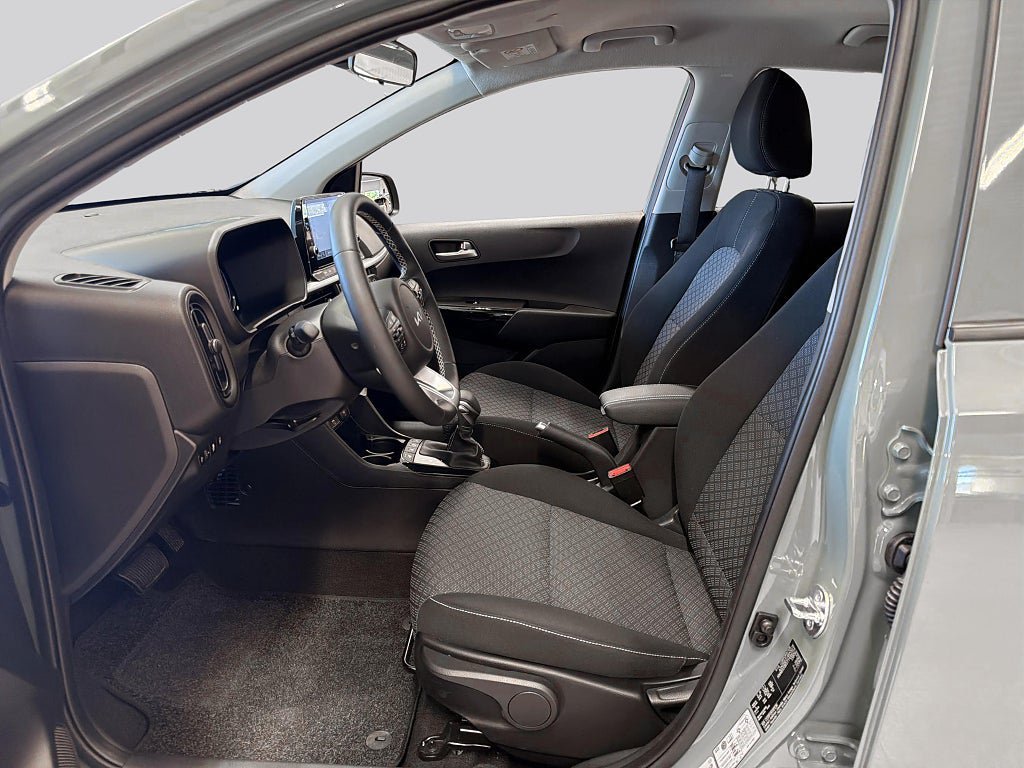 Vehicle Image 9