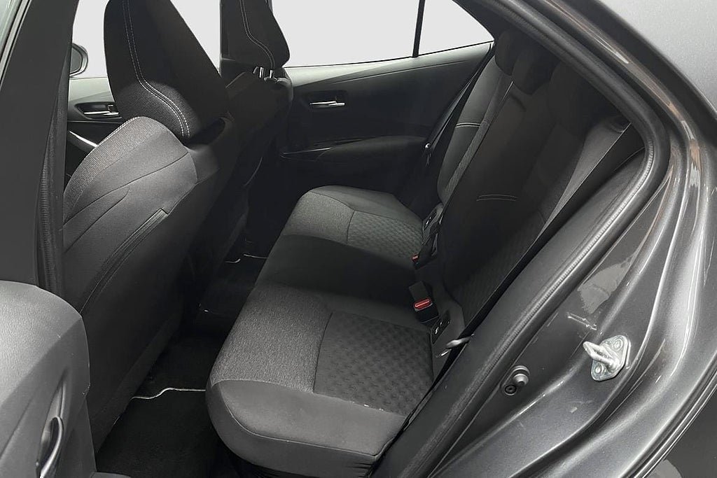 Vehicle Image 16