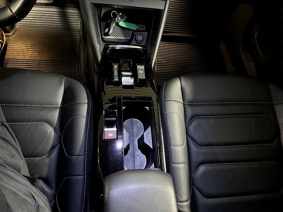 Vehicle Image 12