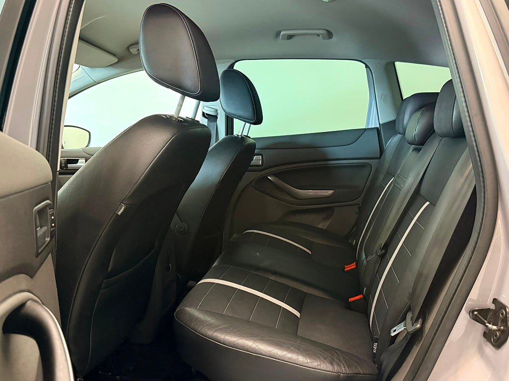 Vehicle Image 12
