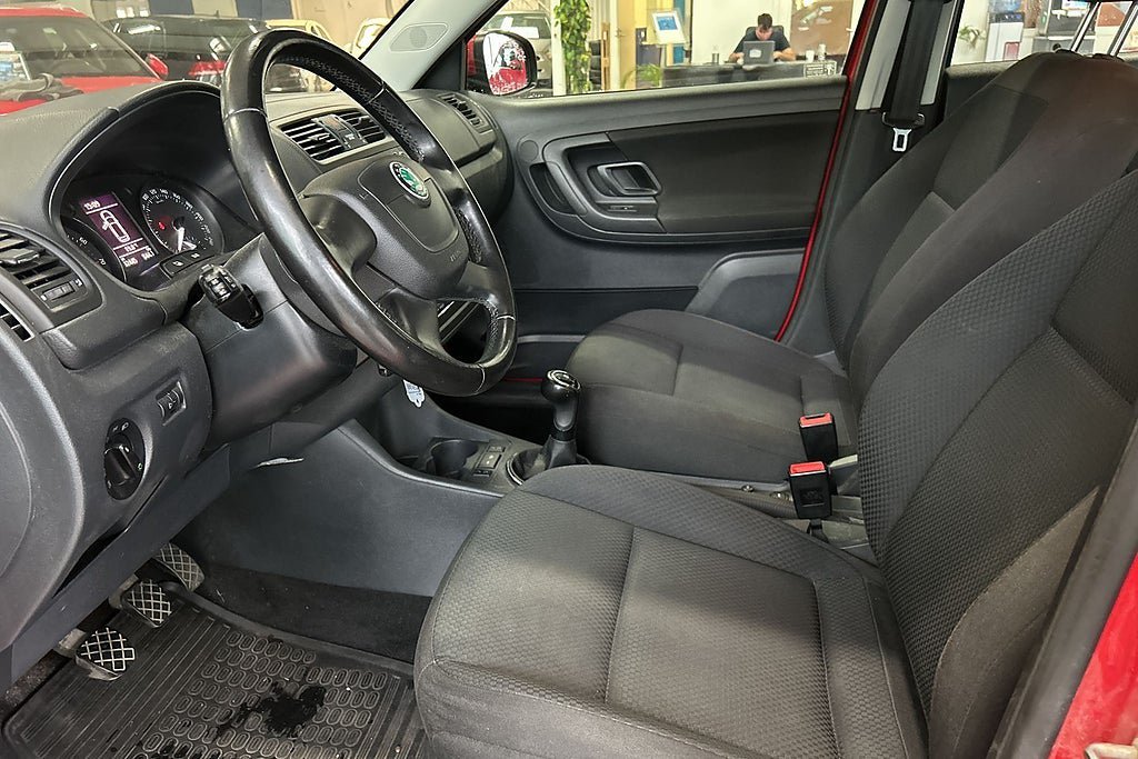 Vehicle Image 9