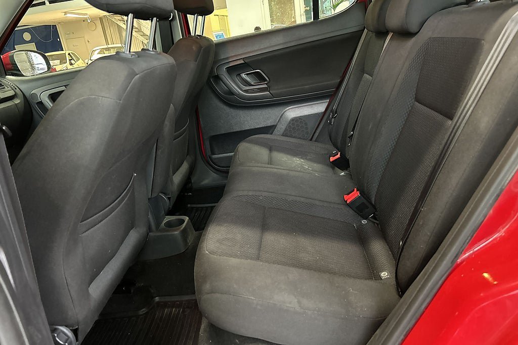 Vehicle Image 12