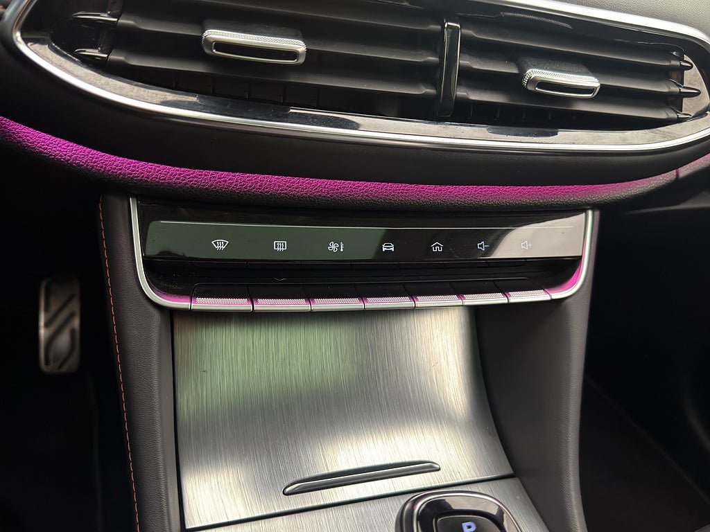 Vehicle Image 28