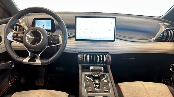 Vehicle Image 4