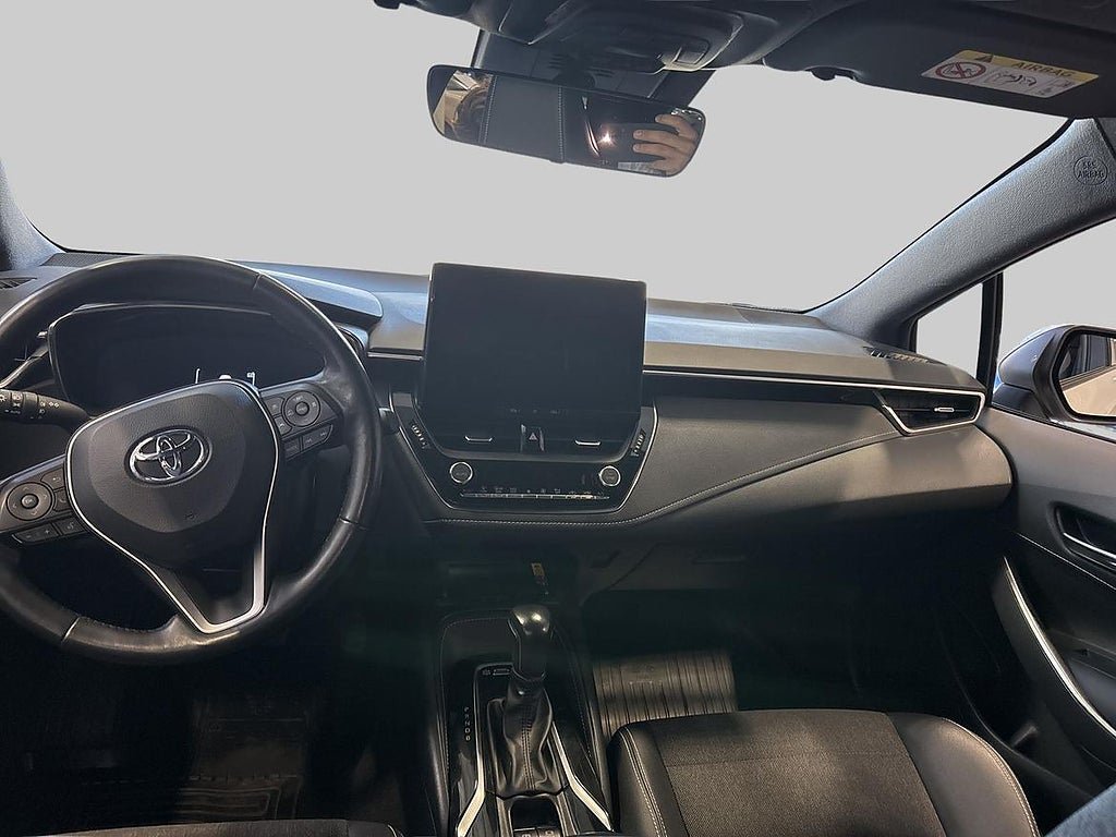 Vehicle Image 12