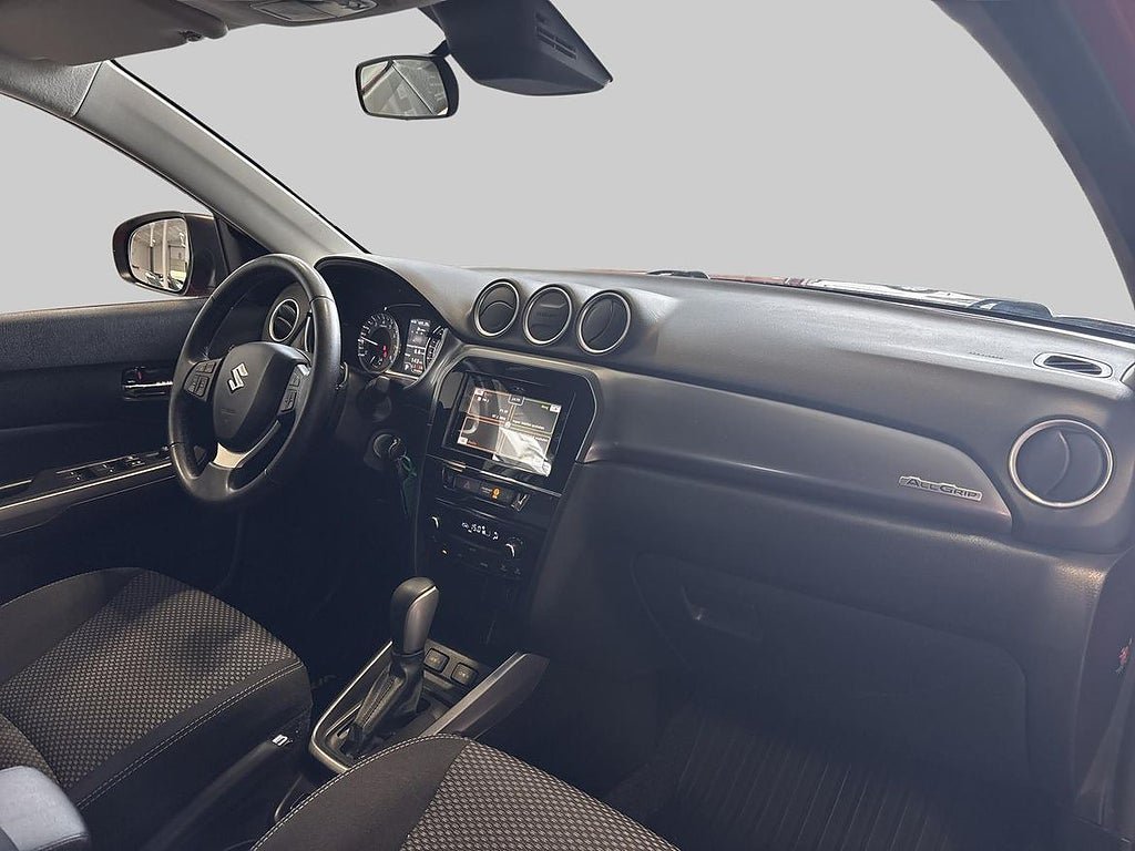 Vehicle Image 9
