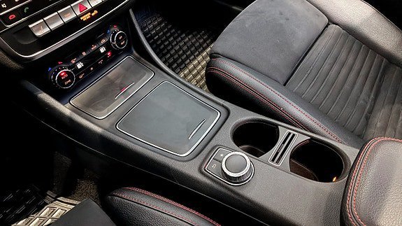 Vehicle Image 24