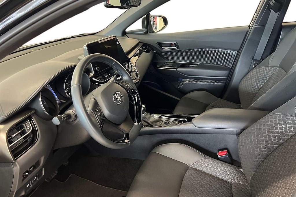 Vehicle Image 12
