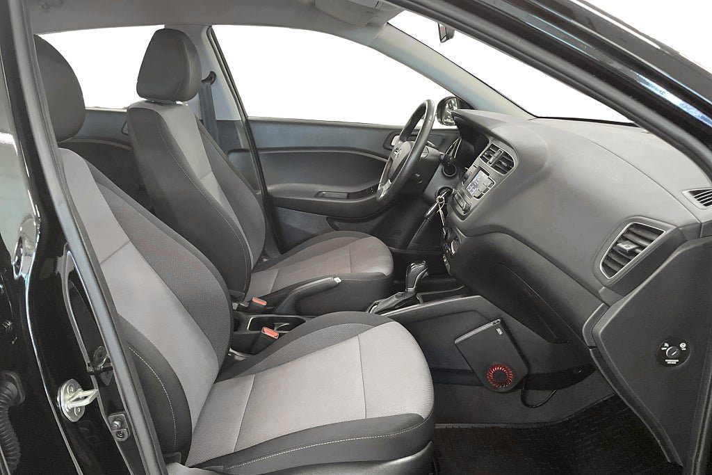 Vehicle Image 14