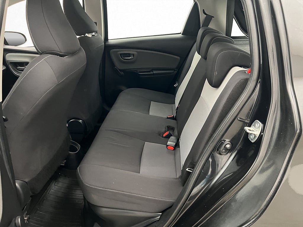 Vehicle Image 23