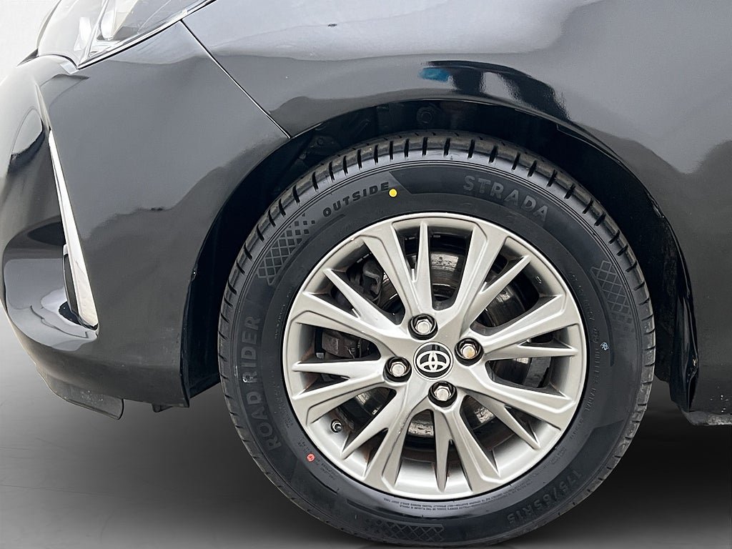 Vehicle Image 25