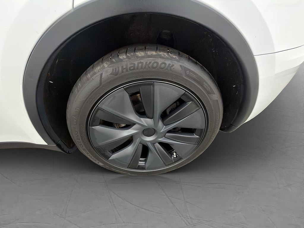 Vehicle Image 32