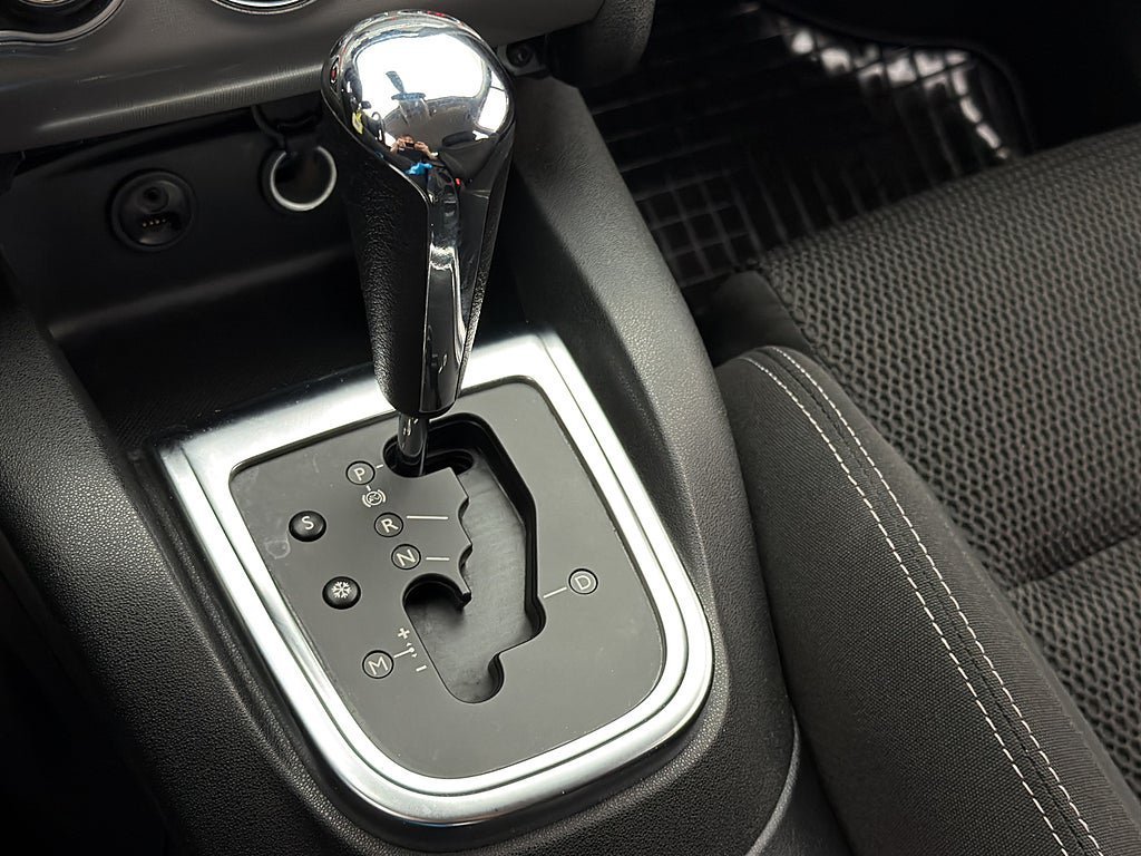 Vehicle Image 24