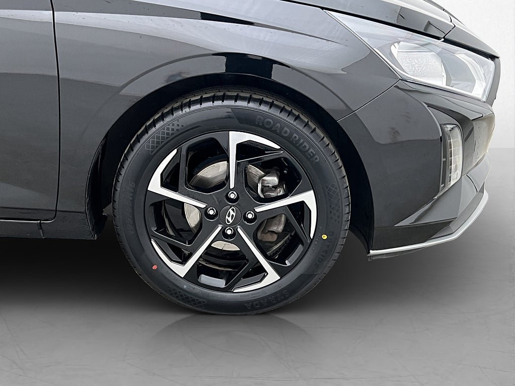 Vehicle Image 30