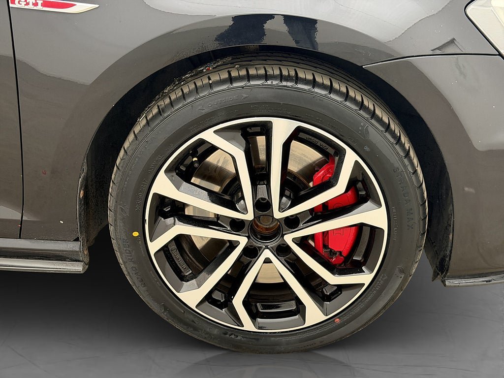 Vehicle Image 32