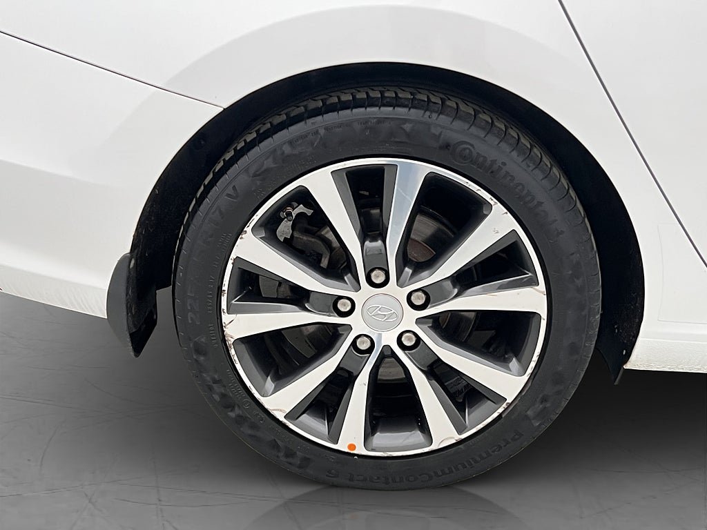 Vehicle Image 30
