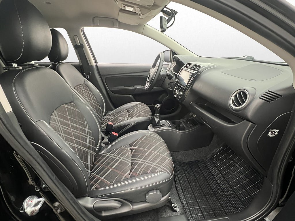 Vehicle Image 25
