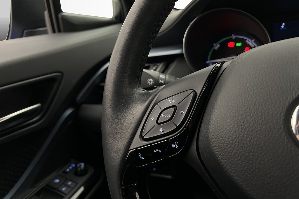 Vehicle Image 10