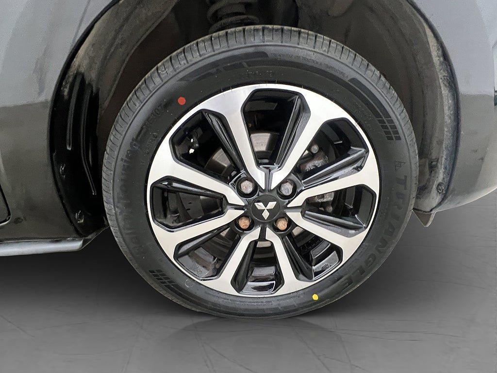 Vehicle Image 30