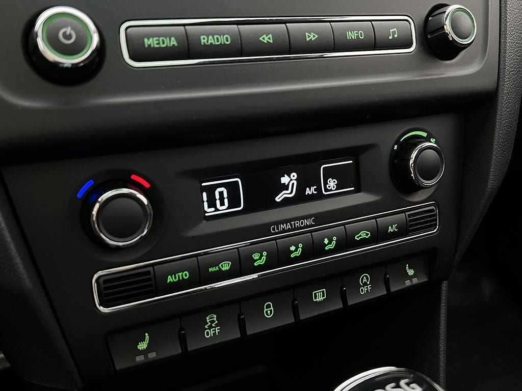 Vehicle Image 24